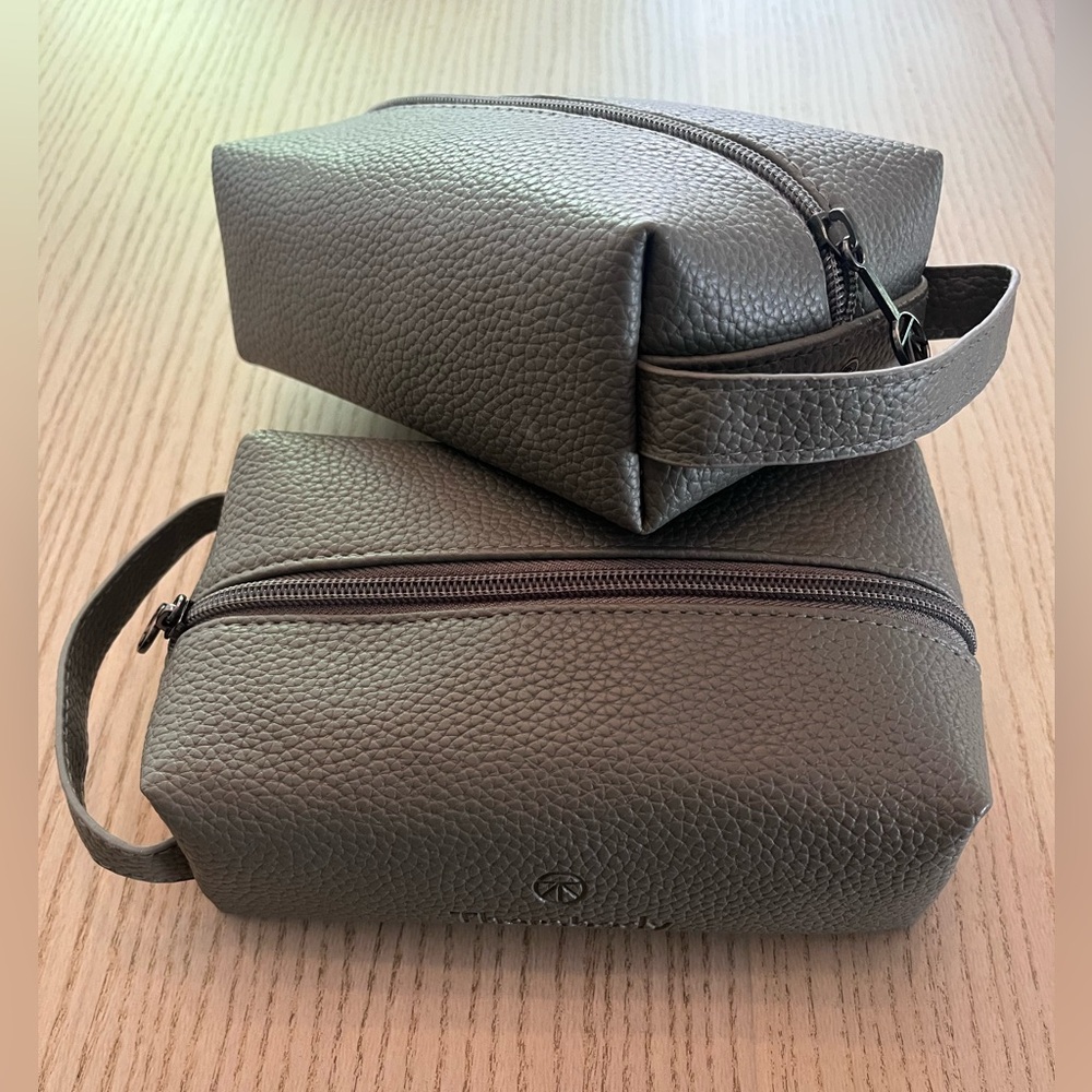 Set of 2 Therabody United Charcoal Toiletry Bag